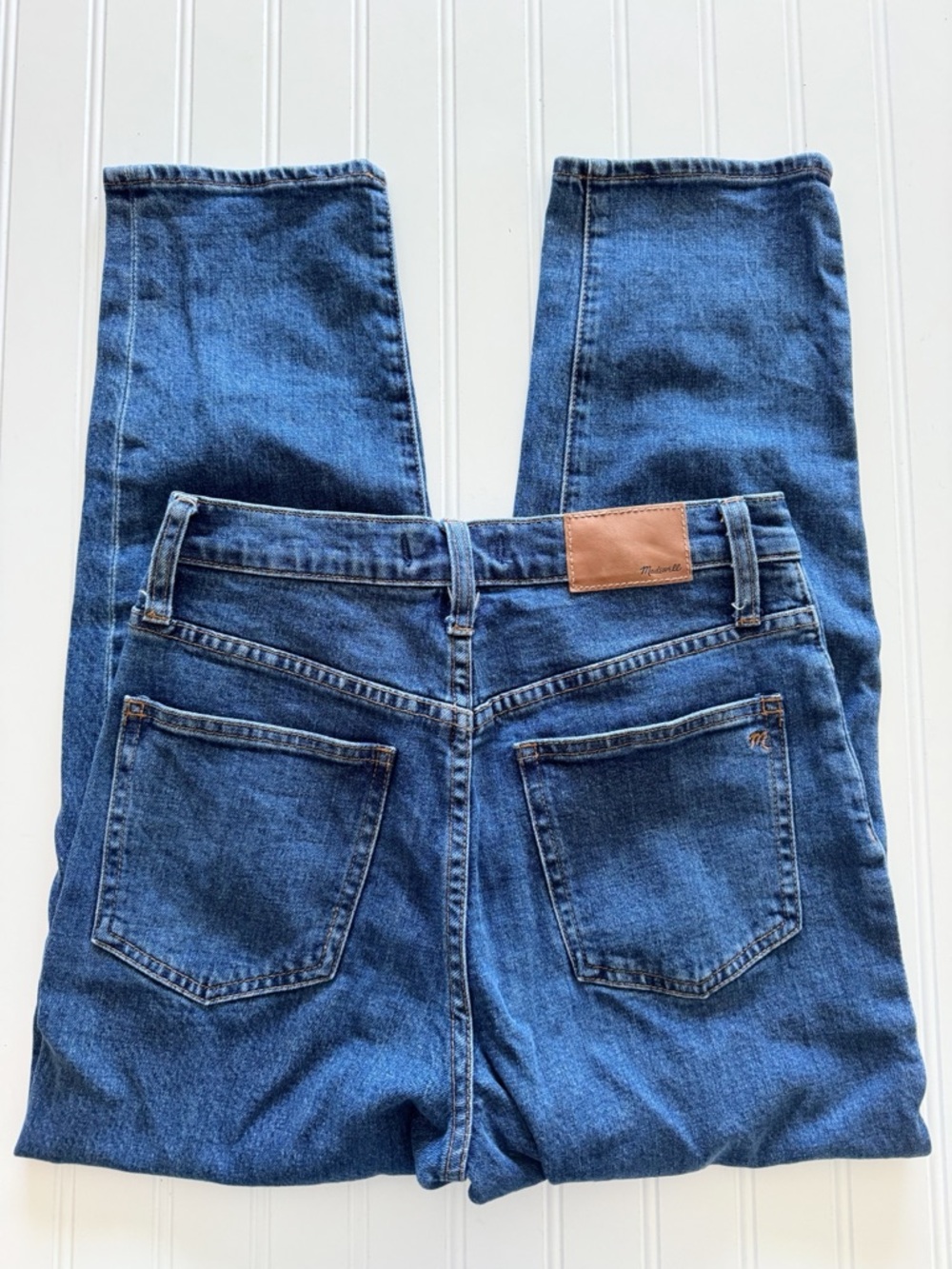Madewell Tapered Jeans in Bellclaire Wash - Size 24 - Picture 3 of 6